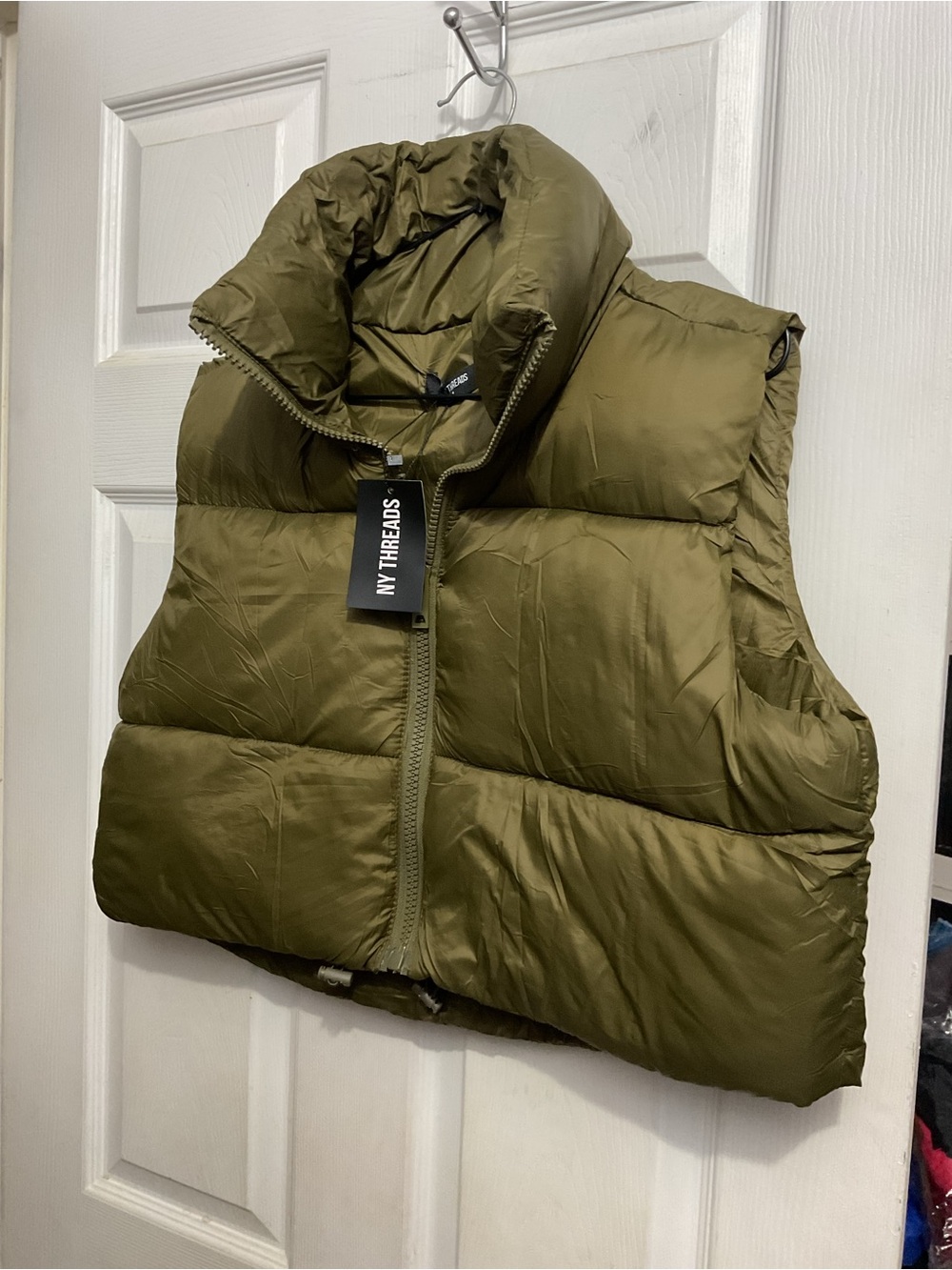 NY Threads women Olive Puffer Vest - Insulated Sleeveless Jacket large
